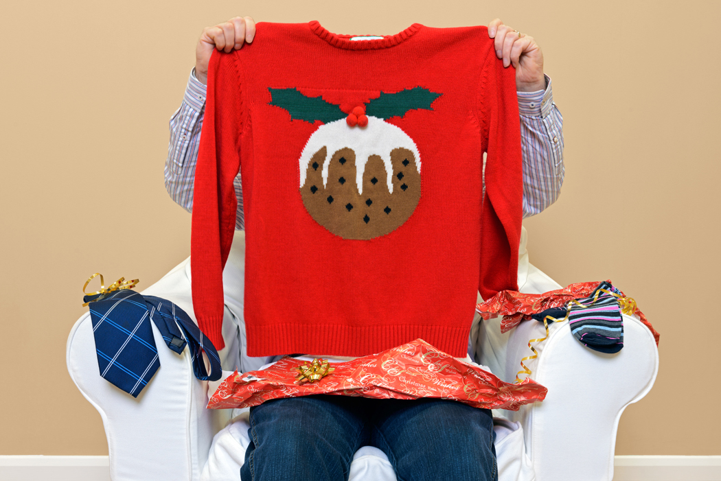 Pulls de Noël pour homme : d’où vient la tendance ?