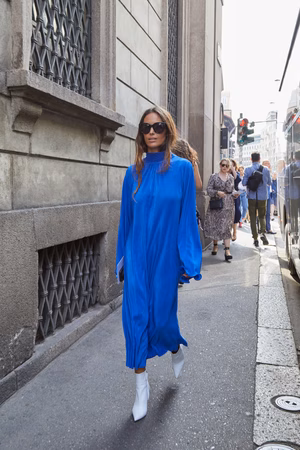 Comment porter la robe bleue ?