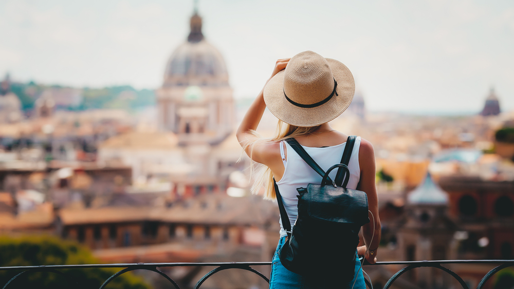 Quelles tenues pour les vacances Les pièces mode à glisser dans sa valise