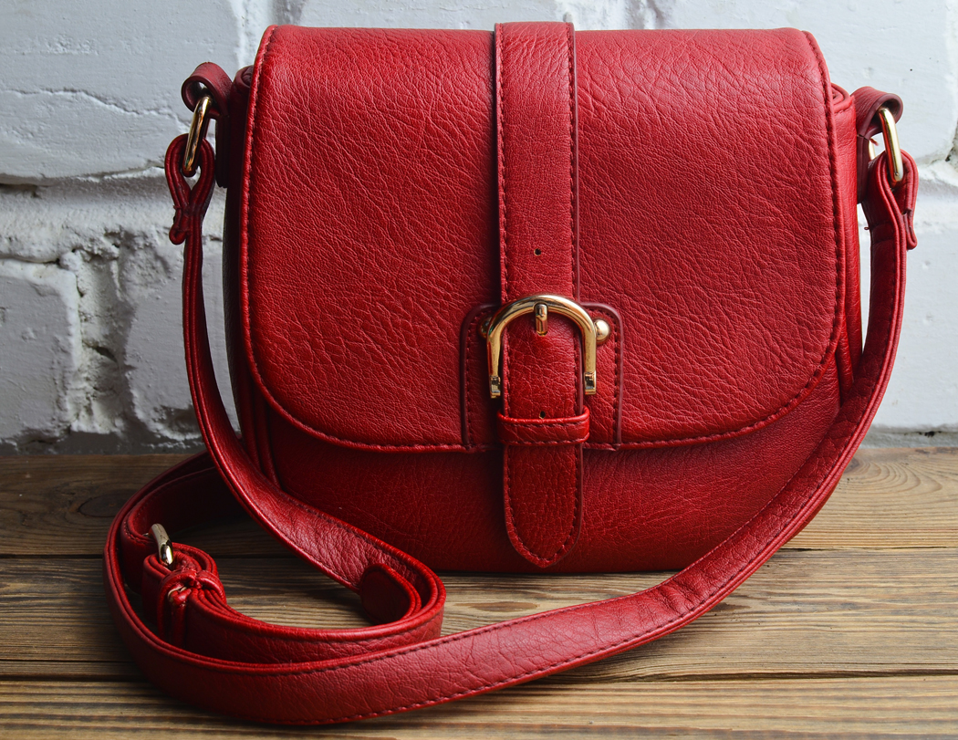 6 looks avec l’indémodable sac bandoulière