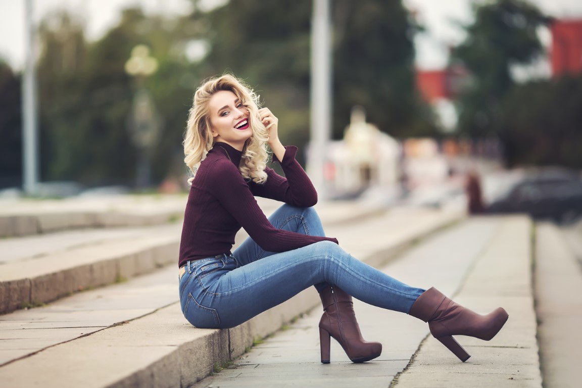 femme en jean