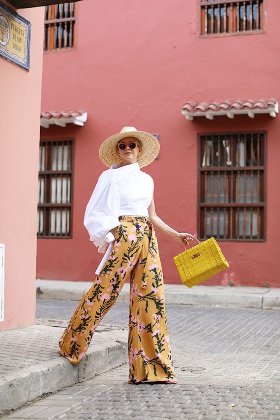 pantalon large motif fleurs jaune été