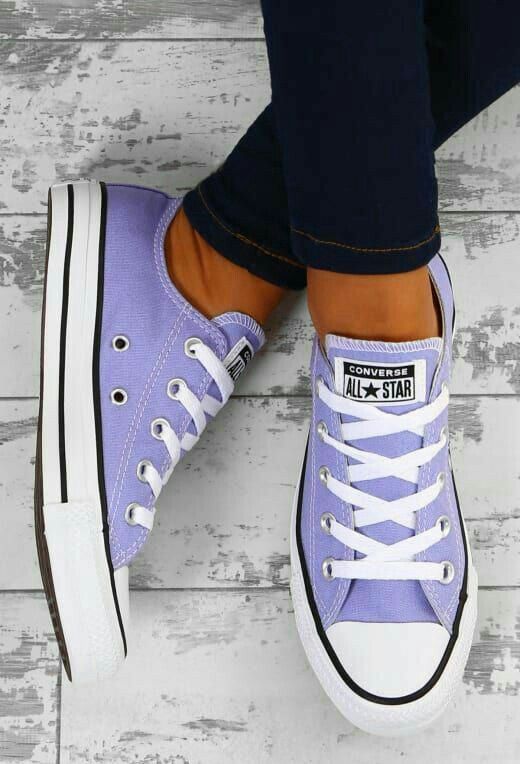 look avec converses violettes