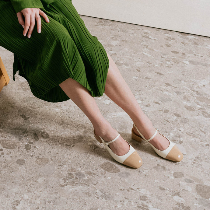 Jupe longue plissée avec babies chaussures