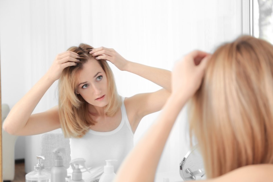 perdre ses cheveux femme