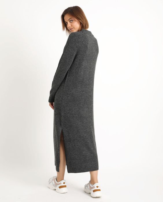 robe grise pull