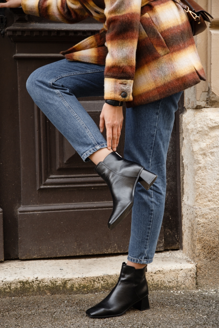 Les bottines à bout carré