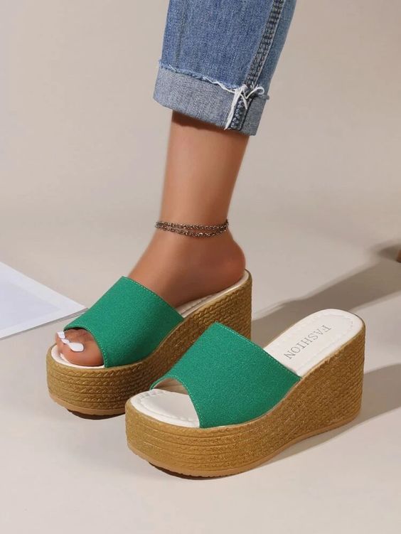 mules compensées verte