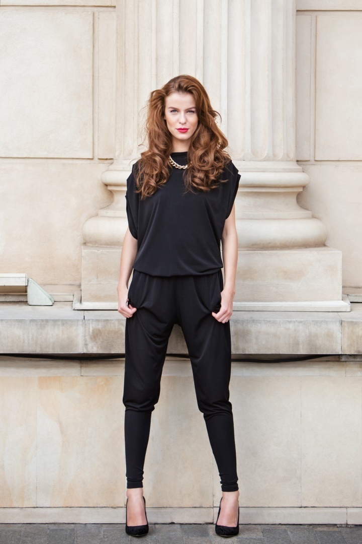 combinaison femme noir chic