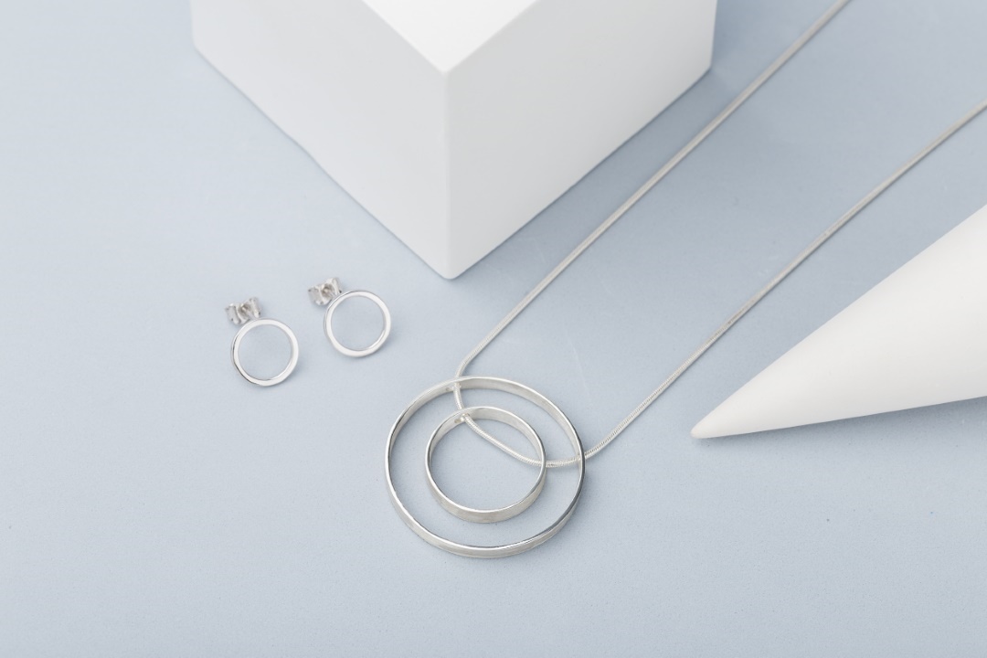collier en argent geometrique
