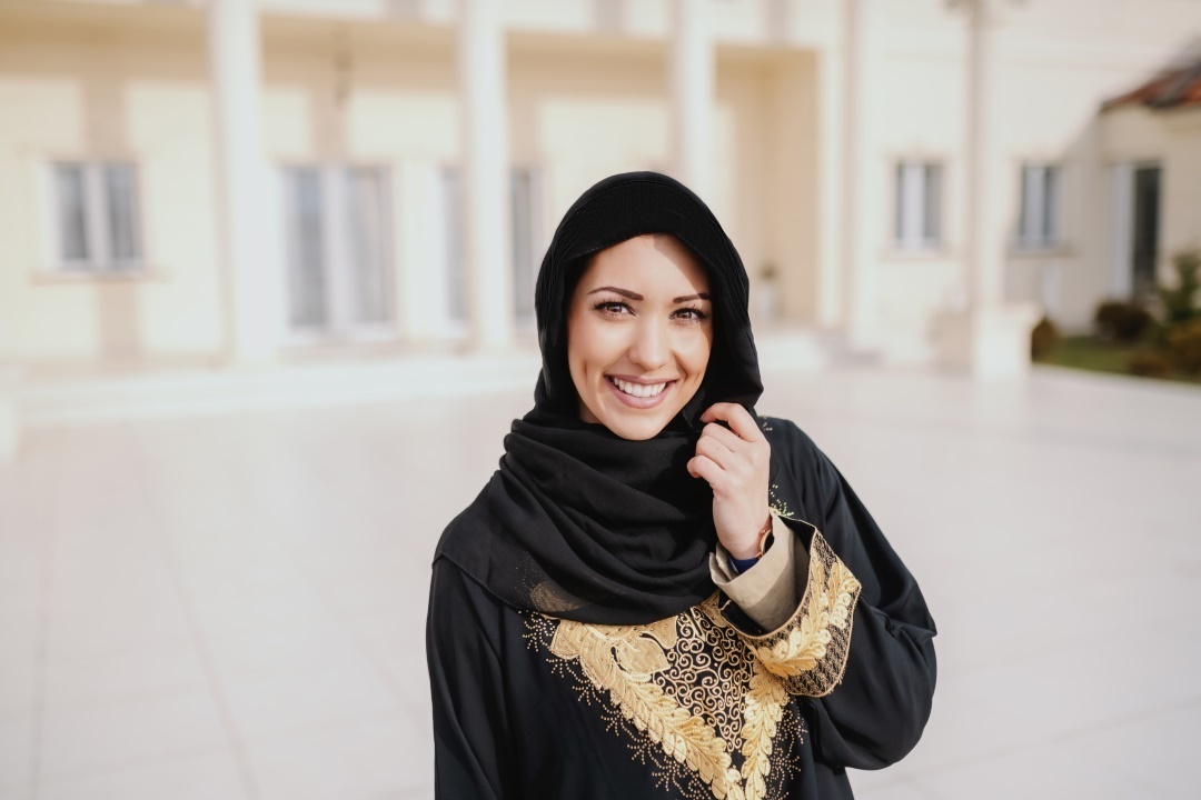 Jilbab brodé