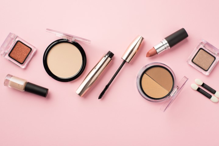 accessoires et produits de maquillage