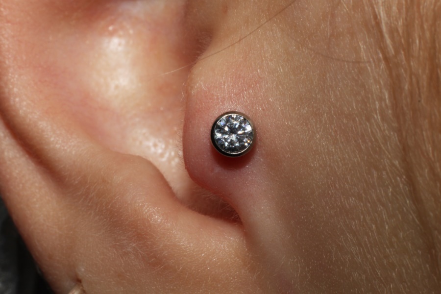 7 belles idées pour un piercing tragus tendance