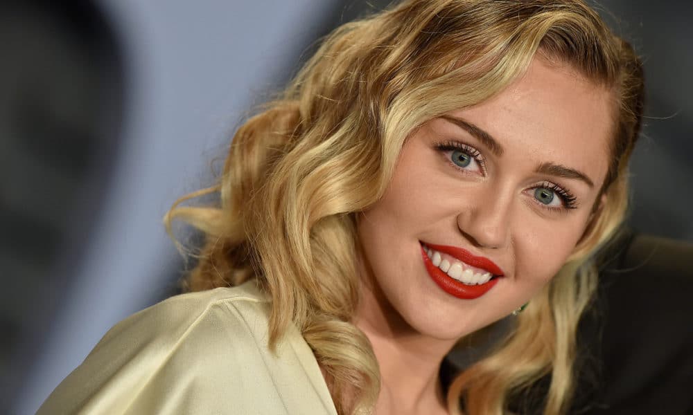 miley-cyrus-visage-triangle-inverse