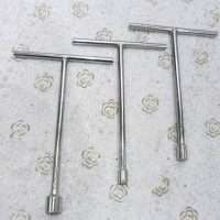 Screw socket spanner