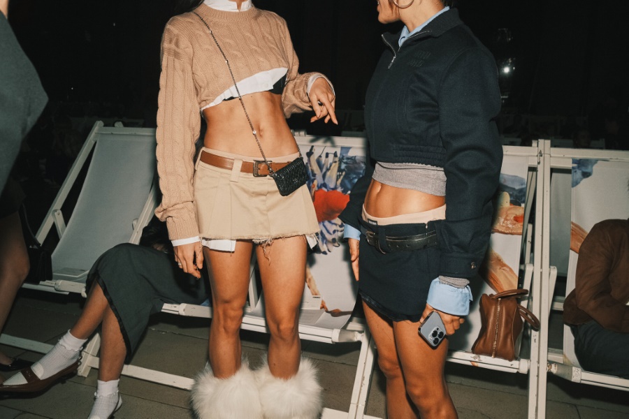 Portrait robot de la micro-skirt de Miu Miu