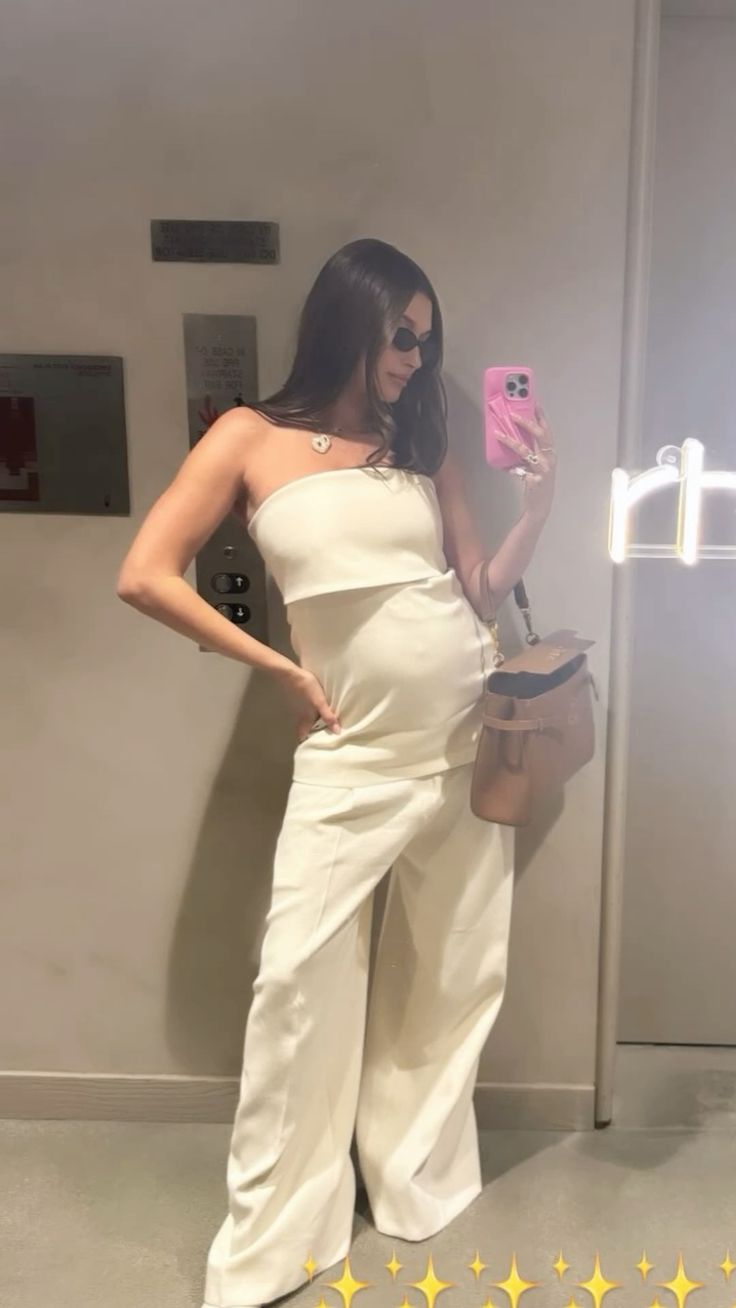haileybieber Instagram hailey enceinte baby bump