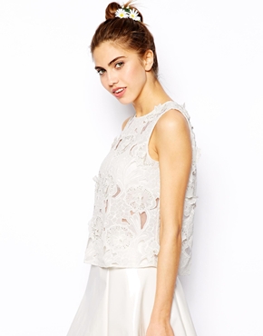 crop top dentelle romantique