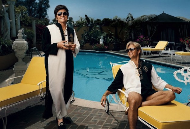 http://www.cinechronicle.com/wp-content/uploads/2013/07/Behind-the-Candelabra-Ma-Vie-avec-Liberace.jpg
