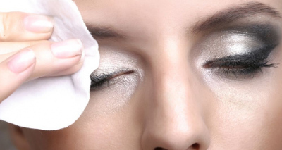 demaquillage des yeux