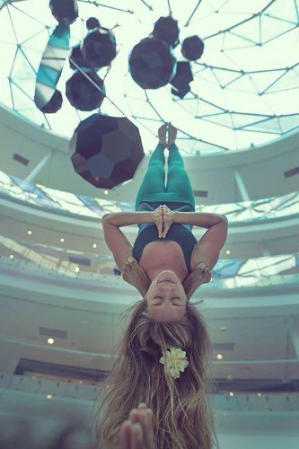acro yoga