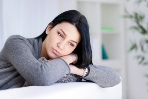 femme triste pensive