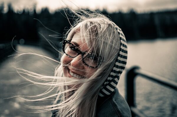 femme-confiante-sourire