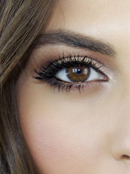 yeux marrons