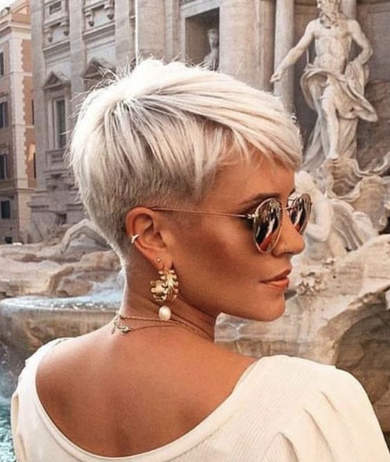 coupe très courte femme
