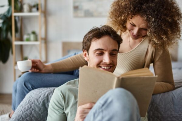 On surestime le QI de son partenaire : ce que révèle cette étude sur l’amour et l’intelligence
