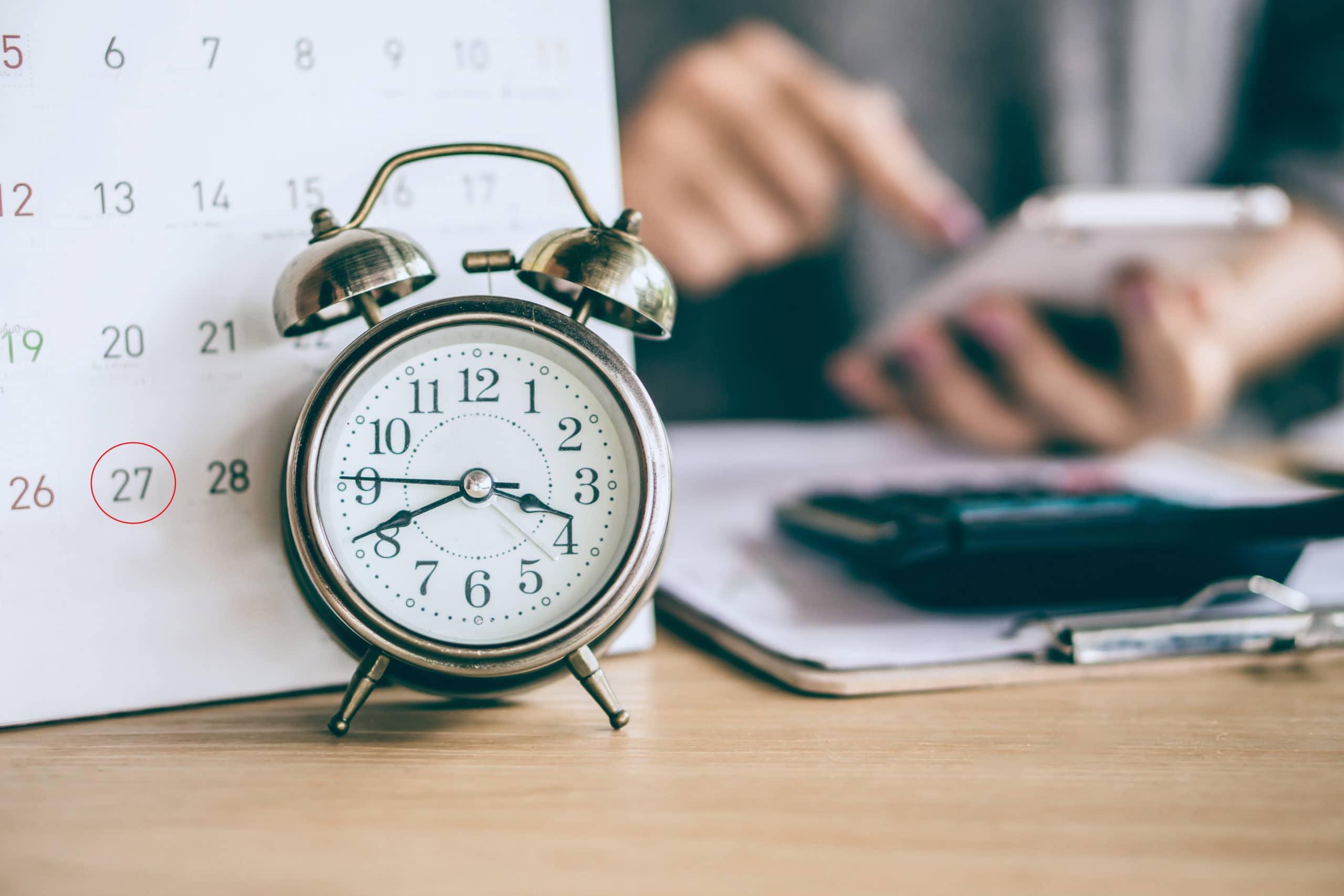 Time-sensitive lead management for business growth Alarm clock showing time importance in lead follow-up.